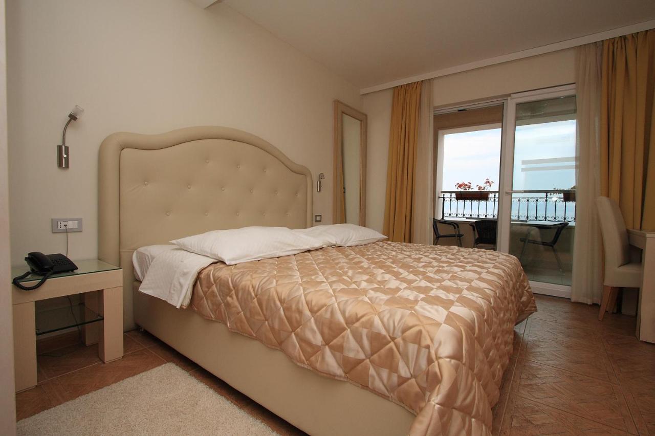 Aparthotel Natalia פודגורה מראה חיצוני תמונה