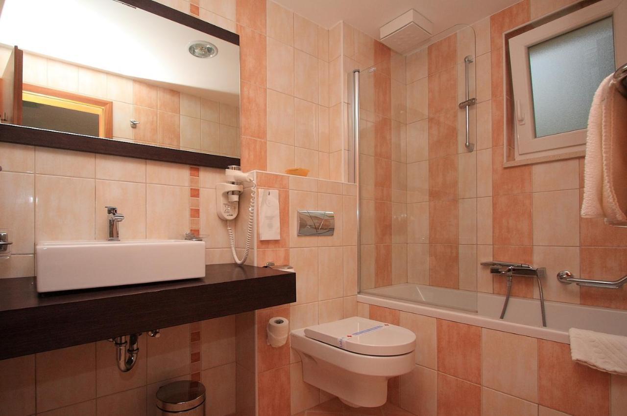 Aparthotel Natalia פודגורה מראה חיצוני תמונה